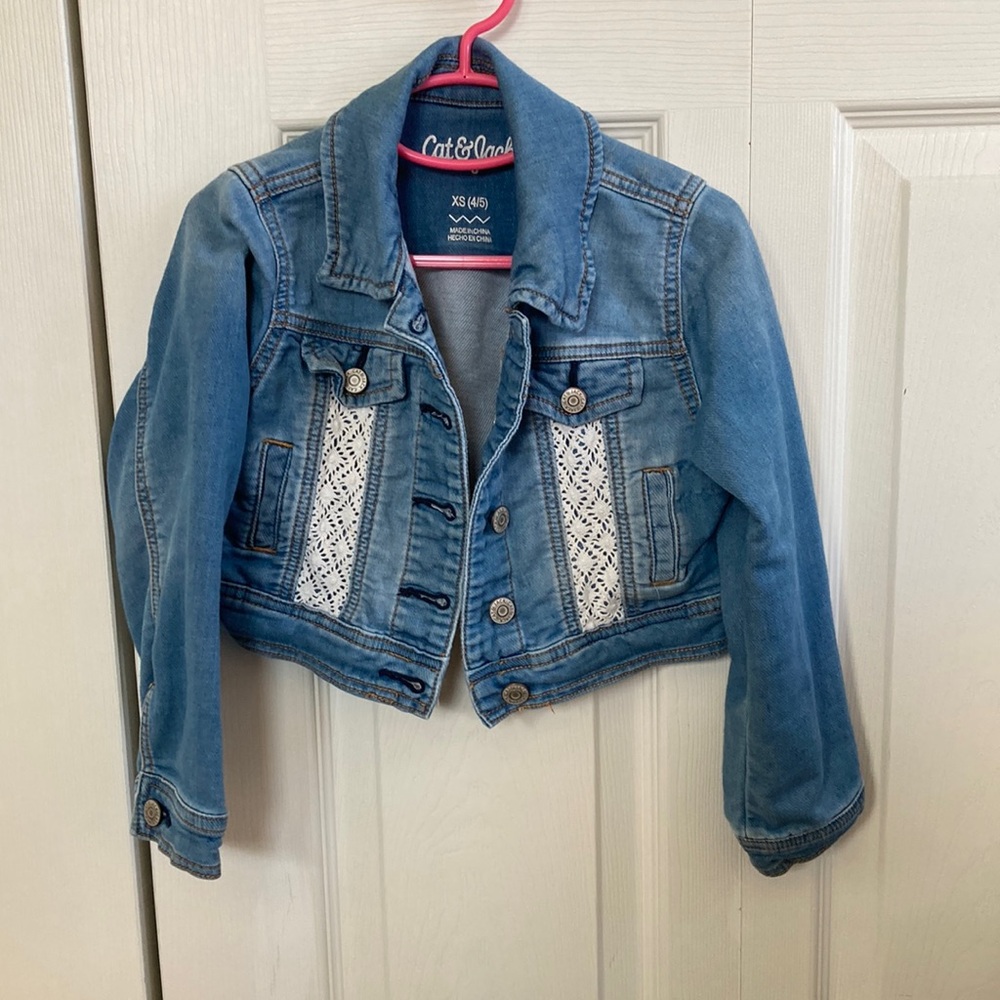 Cat and Jack girls jean jacket- size XS (4/5)